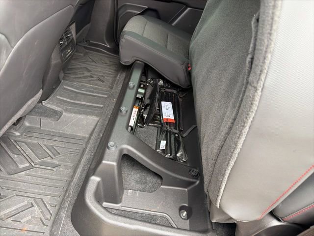 Used 2023 Chevrolet Colorado Z71 w/ Z71 Convenience Package 2 image 15