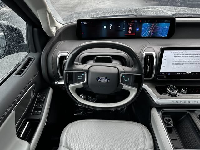 Certified 2025 Ford Expedition Platinum w/ Driver's Package AWD/4WD image 14