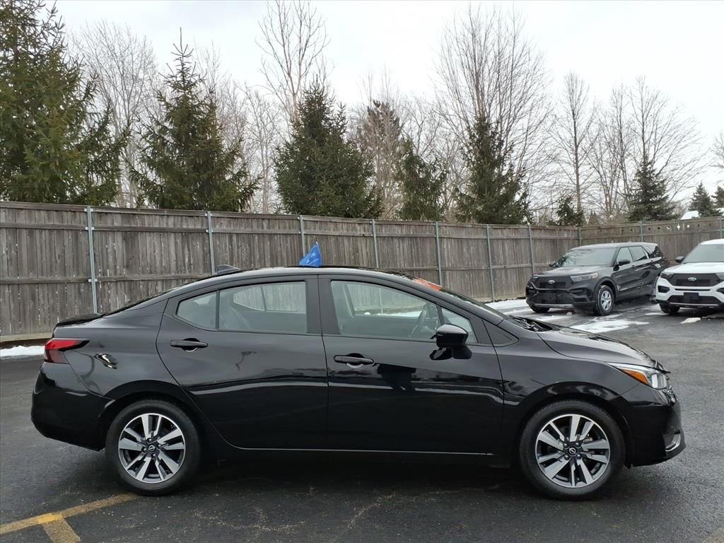 Used 2023 Nissan Versa SV image 6