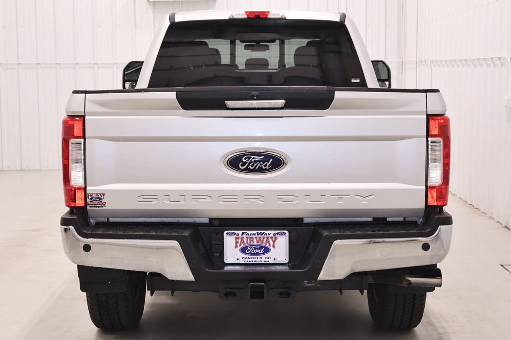 Certified 2019 Ford F250 XLT w/ XLT Premium Package AWD/4WD image 9