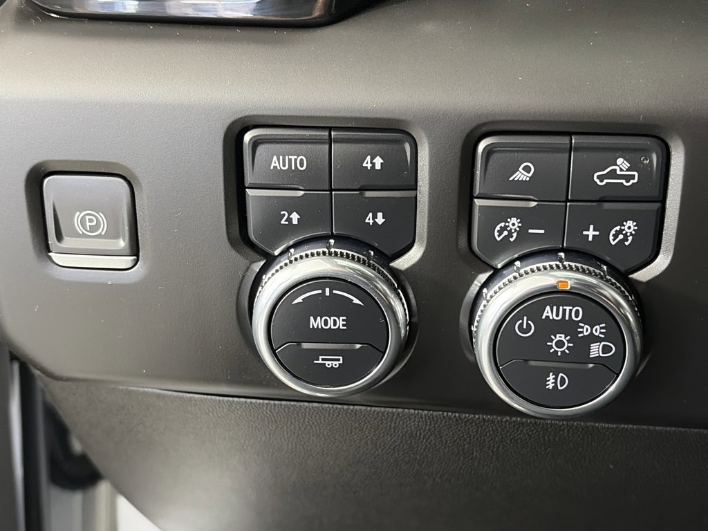 Used 2024 GMC Sierra 3500 AT4 w/ Technology Package image 24