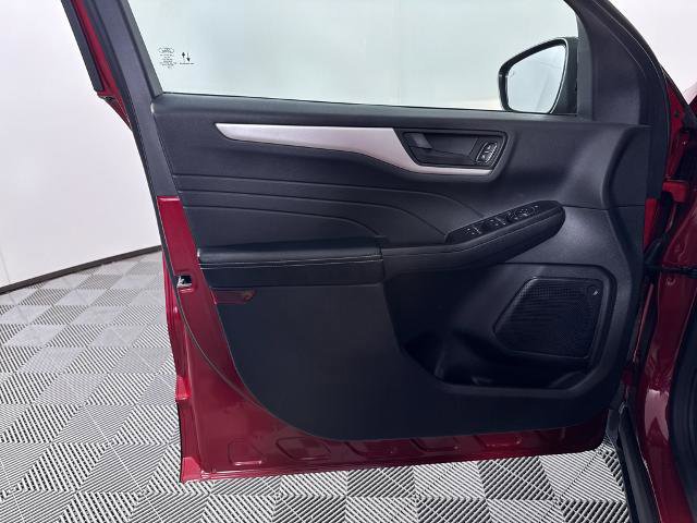 Certified 2022 Ford Escape SE w/ SE Sport Appearance Package image 24