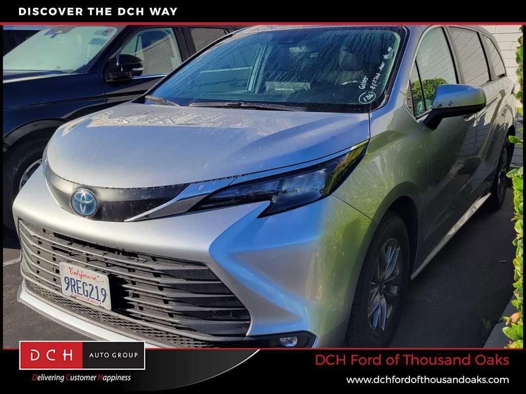 Used 2025 Toyota Sienna XLE