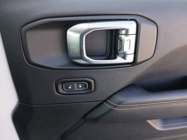 Used 2025 Jeep Wrangler Unlimited Sahara w/ Safety Group image 16