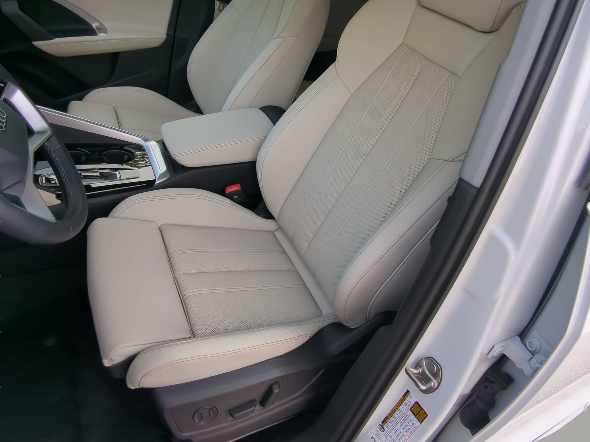 Used 2025 Audi Q5 Premium Plus AWD/4WD image 57