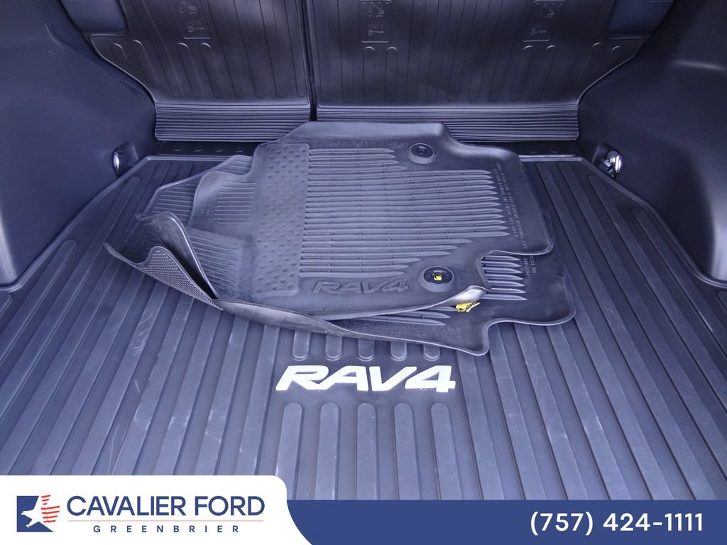 Used 2025 Toyota RAV4 XLE w/ Convenience Package AWD/4WD image 9