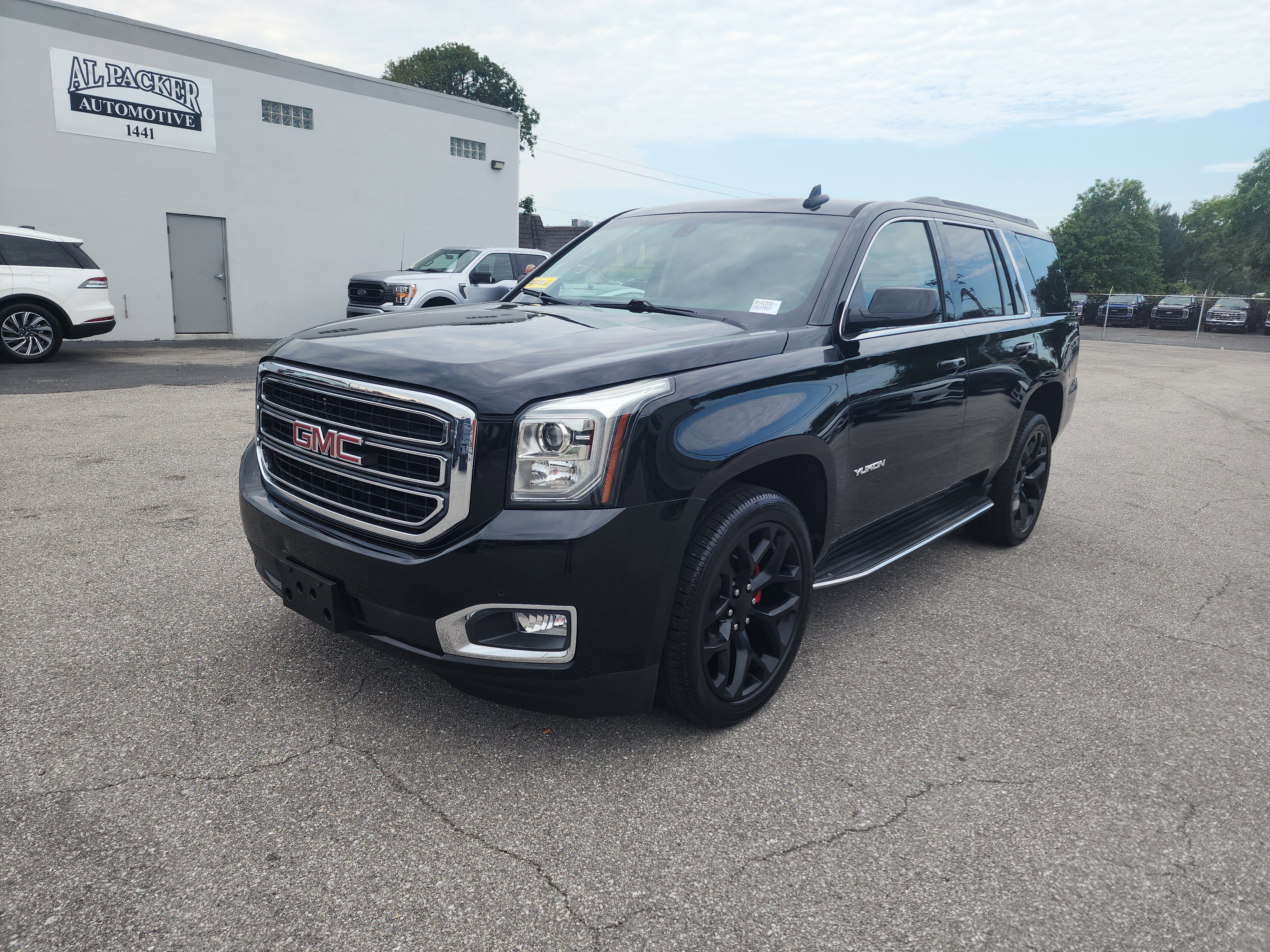 Used 2018 GMC Yukon SLE RWD image 1