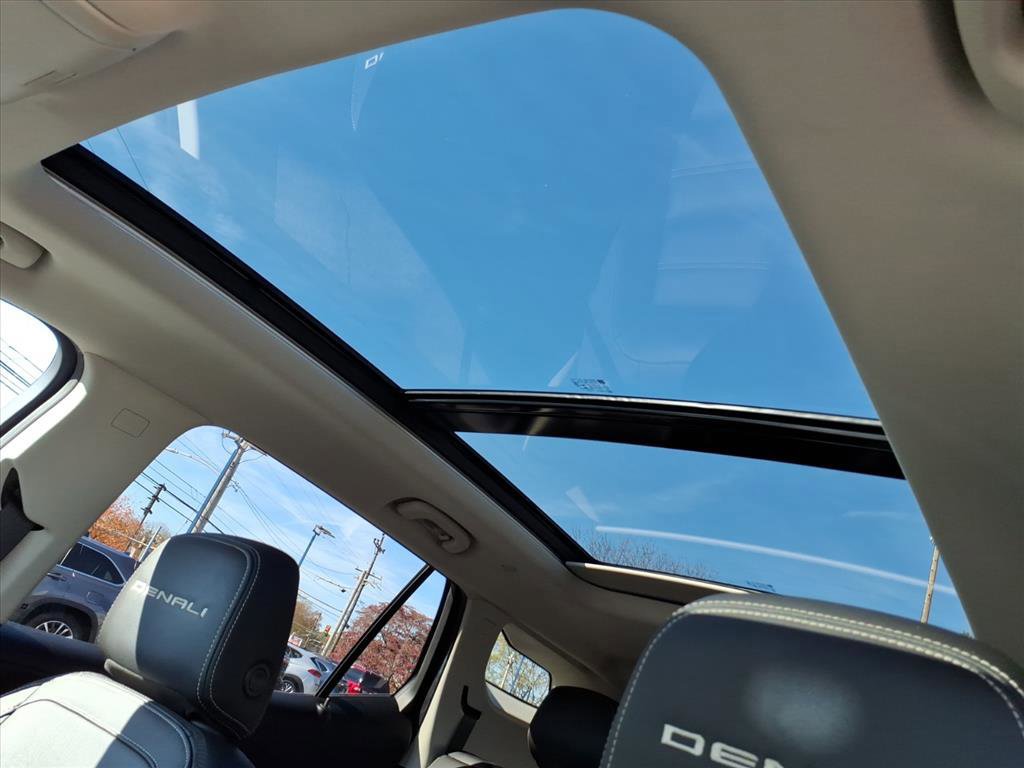 Used 2022 GMC Terrain Denali w/ Denali Premium Package image 12