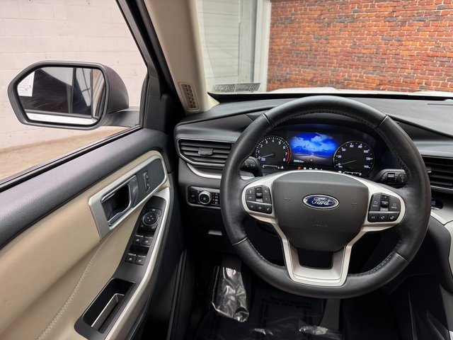 Certified 2022 Ford Explorer XLT w/ Equipment Group 202A image 14