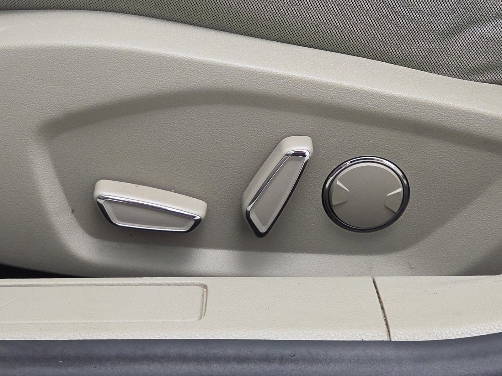 Certified 2020 Ford Fusion SE FWD image 17