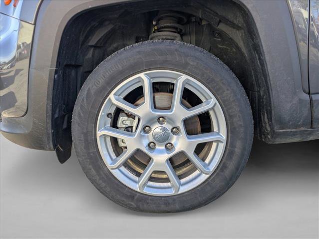 Used 2023 Jeep Renegade Latitude w/ Premium Group AWD/4WD image 17