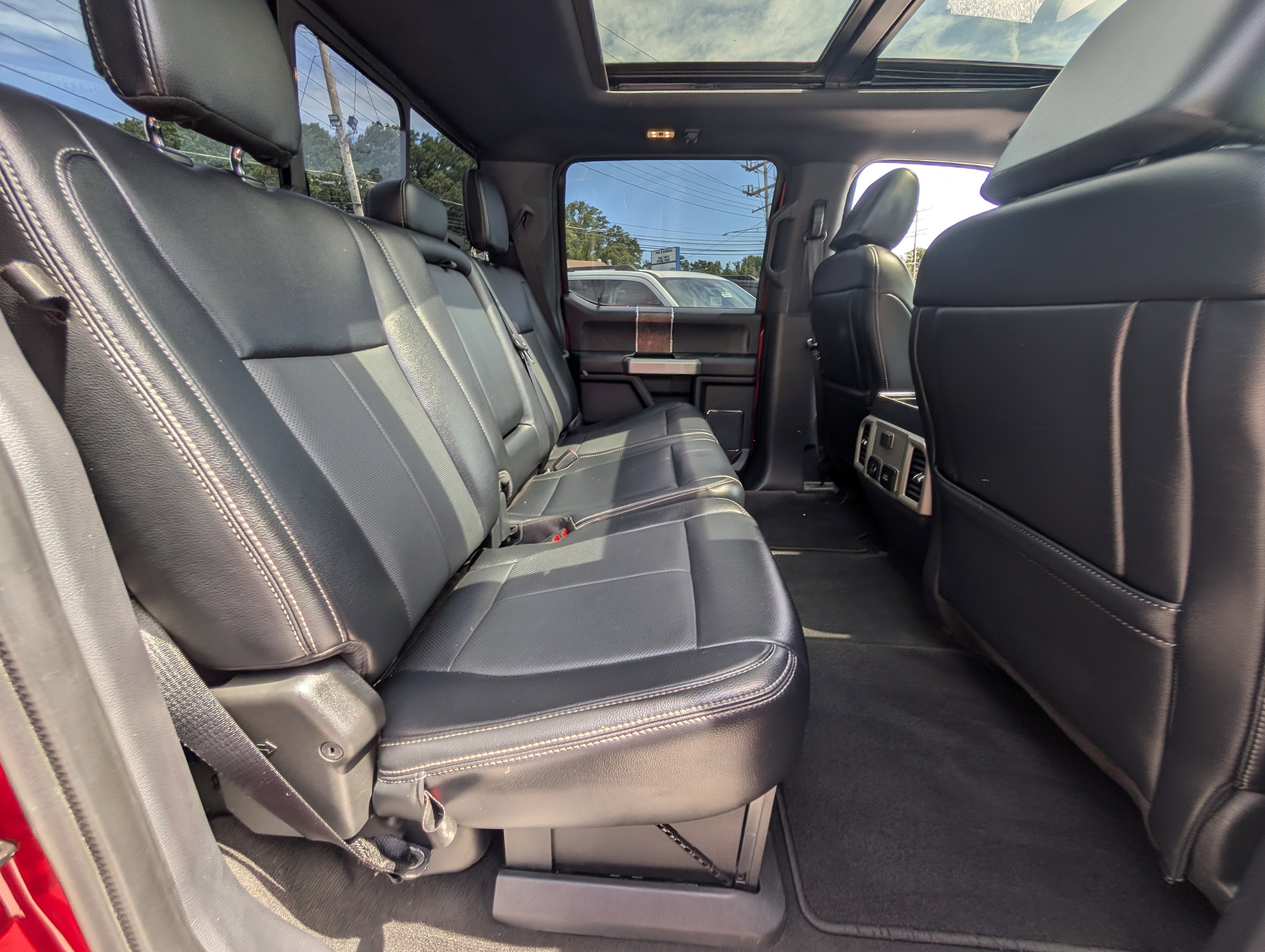 Certified 2022 Ford F350 Lariat w/ Lariat Ultimate Package AWD/4WD image 13