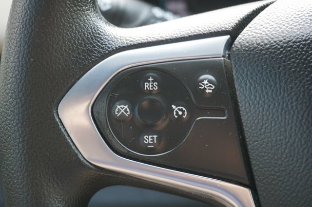 Used 2022 Chevrolet Traverse LS FWD image 26