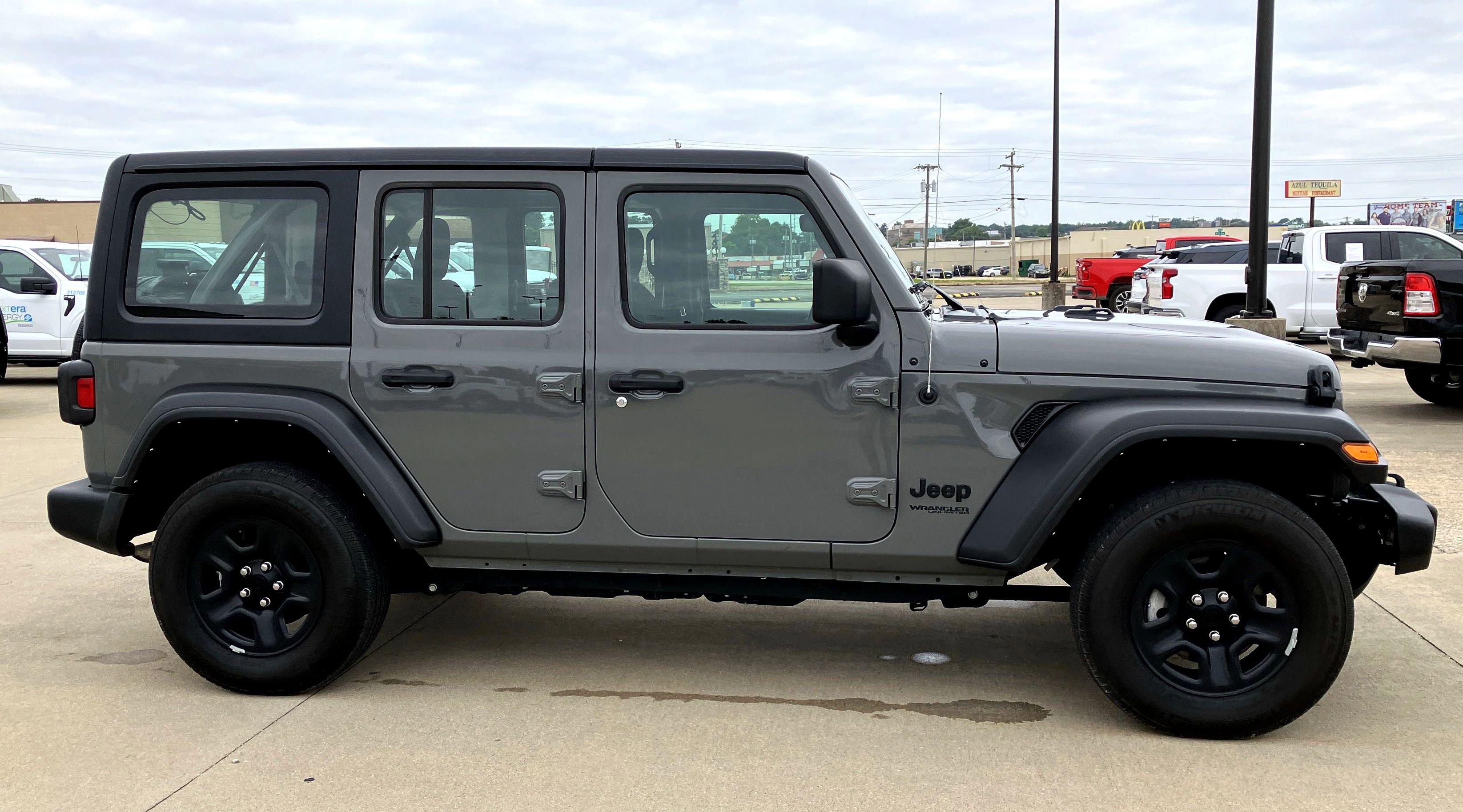 Used 2022 Jeep Wrangler Unlimited Sport image 6
