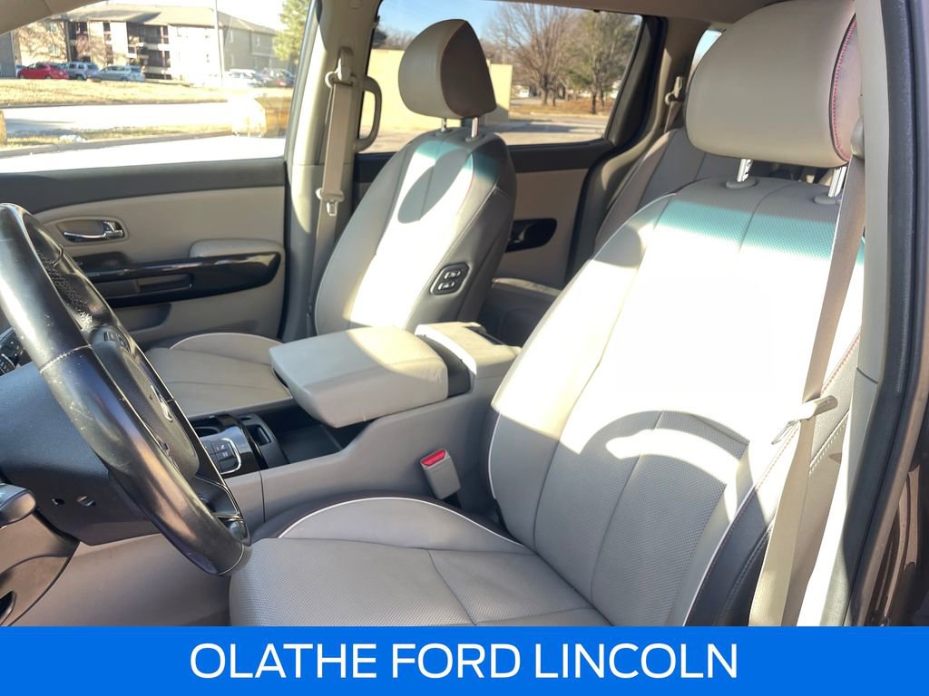 Used 2018 Kia Sedona SX image 19