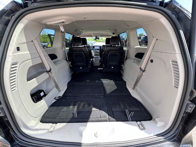 Used 2023 Chrysler Pacifica Touring-L FWD image 14
