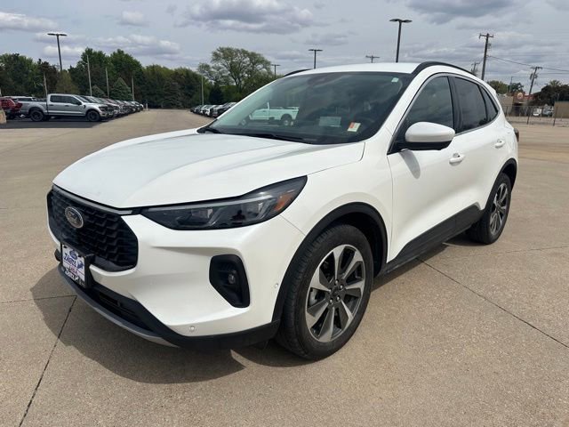 Certified 2024 Ford Escape Platinum w/ Premium Technology Package AWD/4WD image 9