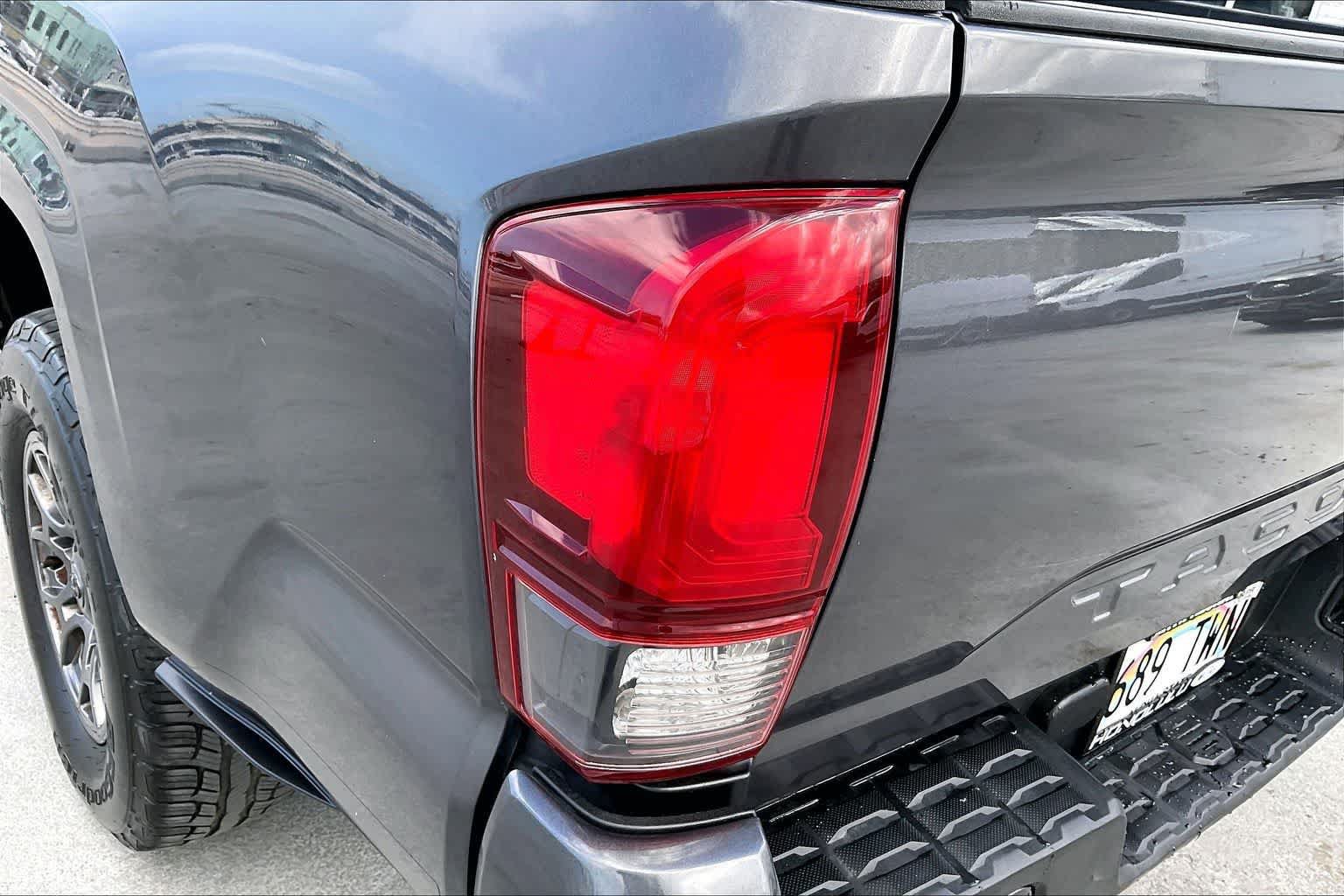 Used 2018 Toyota Tacoma SR5 RWD image 32