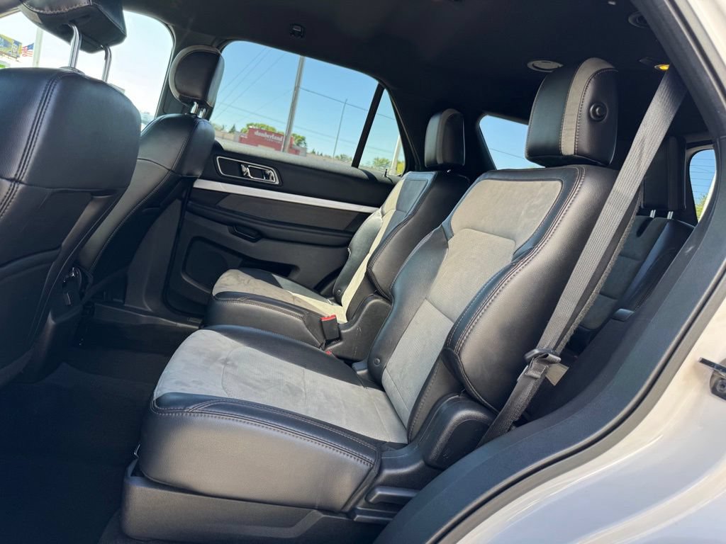 Certified 2017 Ford Explorer XLT w/ Equipment Group 202A AWD/4WD image 8