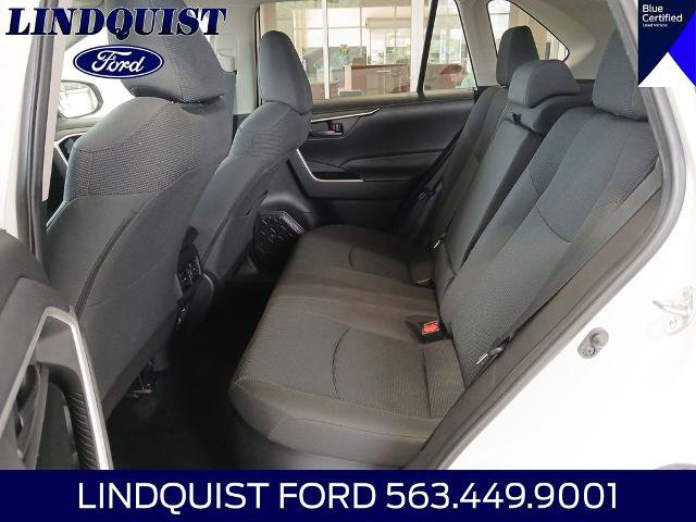 Used 2021 Toyota RAV4 LE AWD/4WD image 20