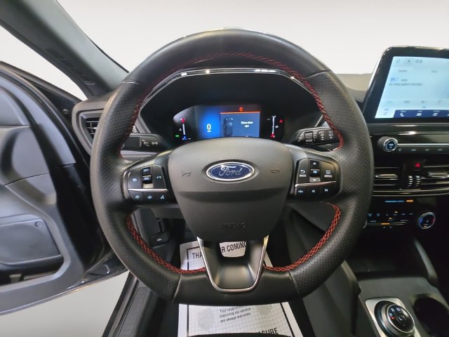 Certified 2025 Ford Escape ST-Line AWD/4WD image 13