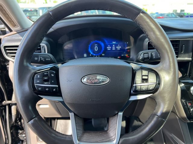 Certified 2023 Ford Explorer Platinum w/ Technology Package AWD/4WD image 15