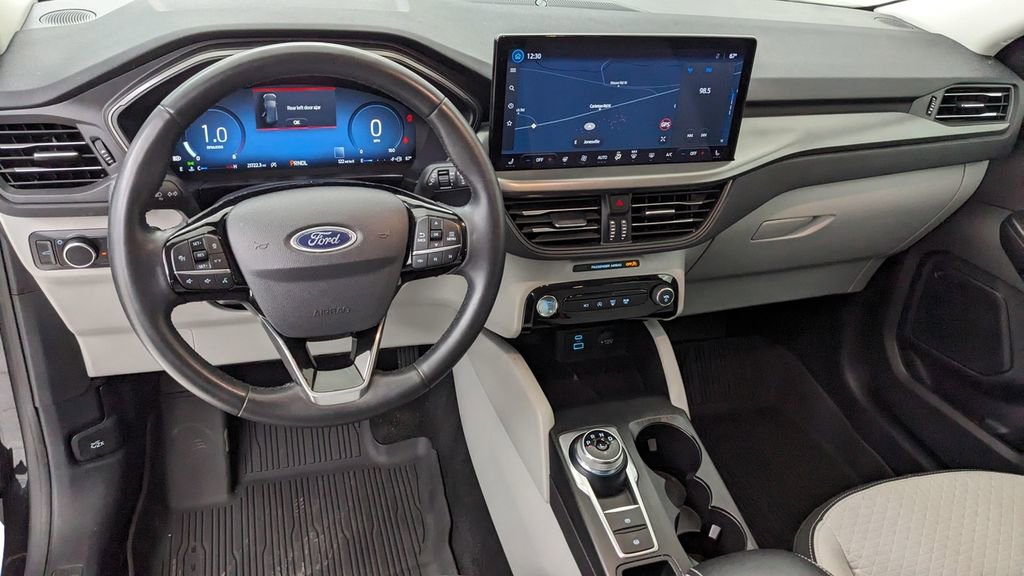 Certified 2023 Ford Escape Active w/ Tech Pack #2 image 3
