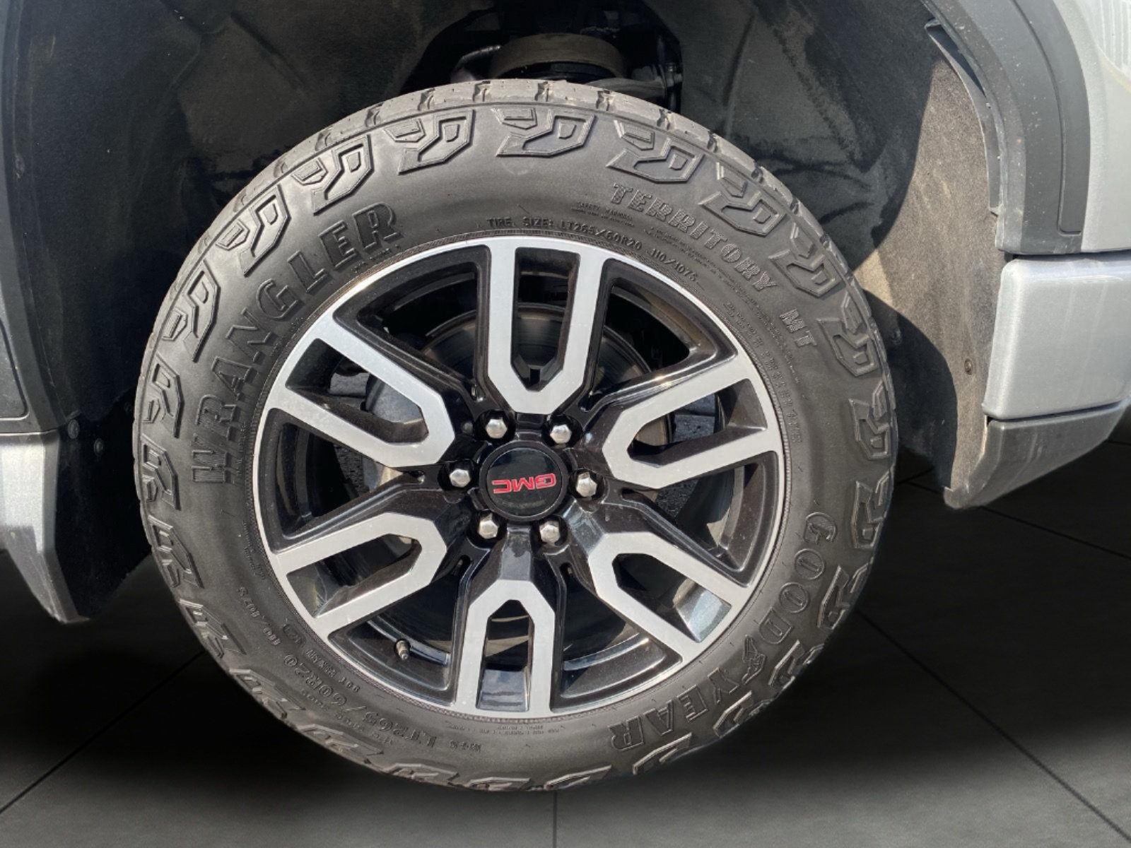 Used 2023 GMC Sierra 1500 AT4 w/ AT4 Premium Package AWD/4WD image 5