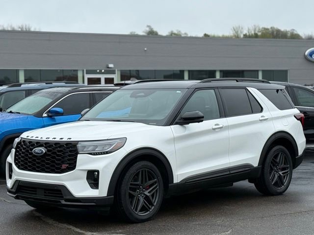 Certified 2025 Ford Explorer ST AWD/4WD image 39