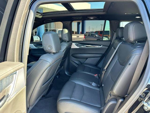 Used 2023 Cadillac XT6 Premium Luxury w/ Technology Package AWD/4WD image 10