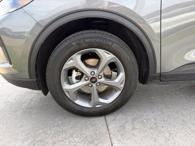 Certified 2025 Ford Escape ST-Line AWD/4WD image 4