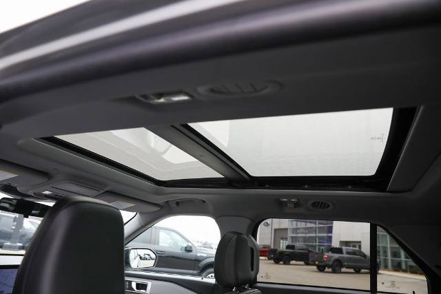 Certified 2022 Ford Explorer XLT w/ Equipment Group 202A image 26