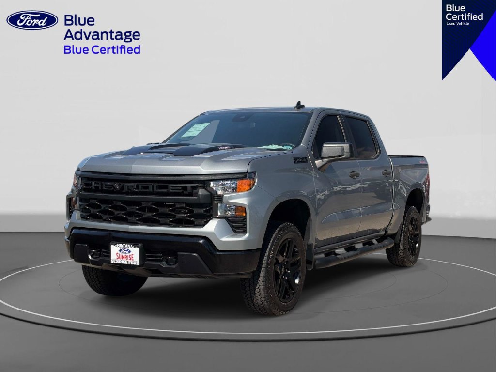 Used 2024 Chevrolet Silverado 1500 Custom Trail Boss w/ Turbomax Blackout Package AWD/4WD image 1