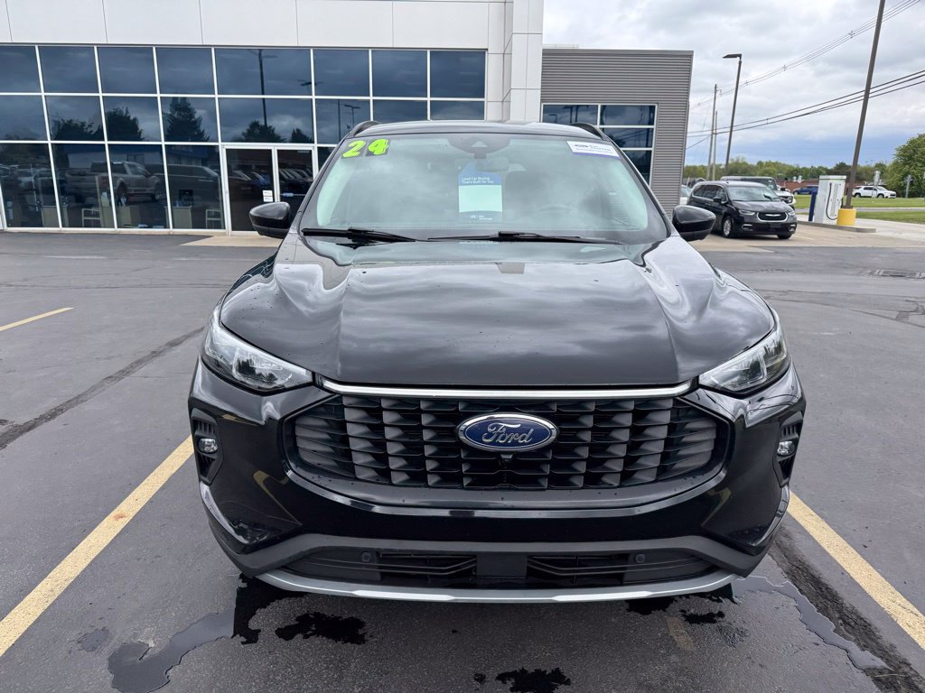 Certified 2024 Ford Escape Platinum AWD/4WD image 7