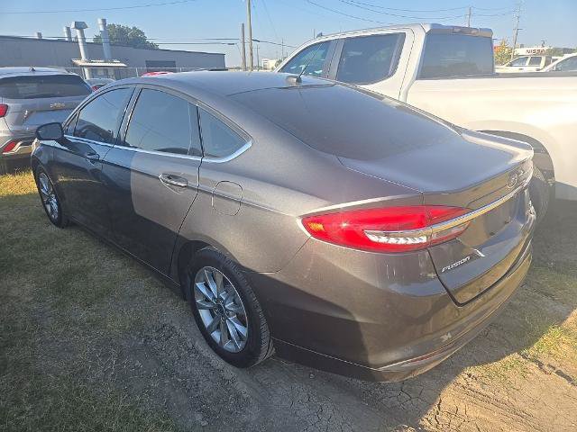 Certified 2017 Ford Fusion SE FWD image 2