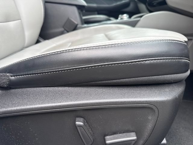 Certified 2023 Ford Escape Platinum AWD/4WD image 35