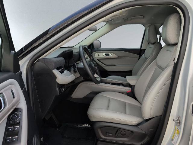 Certified 2025 Ford Explorer Active w/ Active Comfort Package RWD image 11