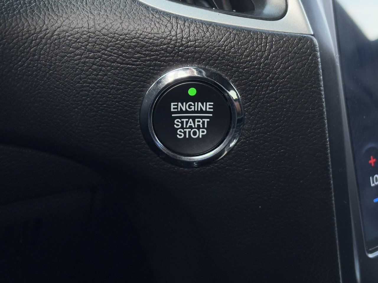 Certified 2024 Ford Edge ST-Line AWD/4WD image 16