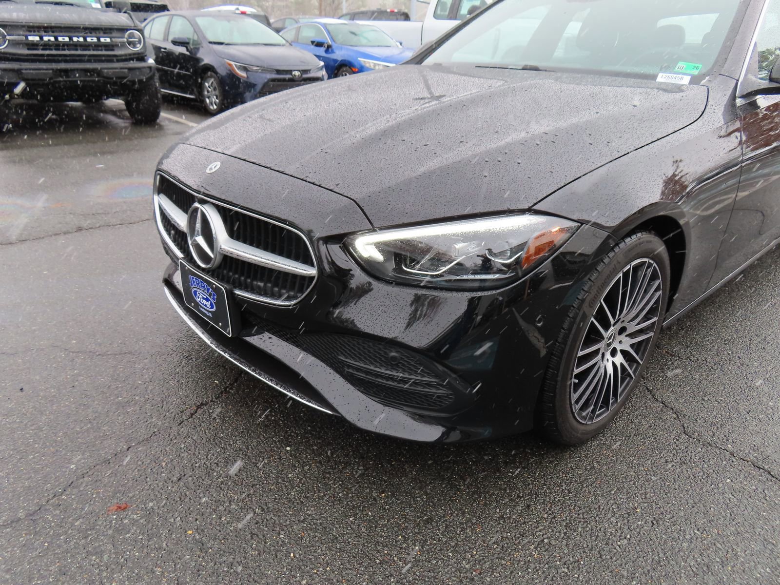 Used 2025 Mercedes-Benz C 300 4MATIC Sedan image 2