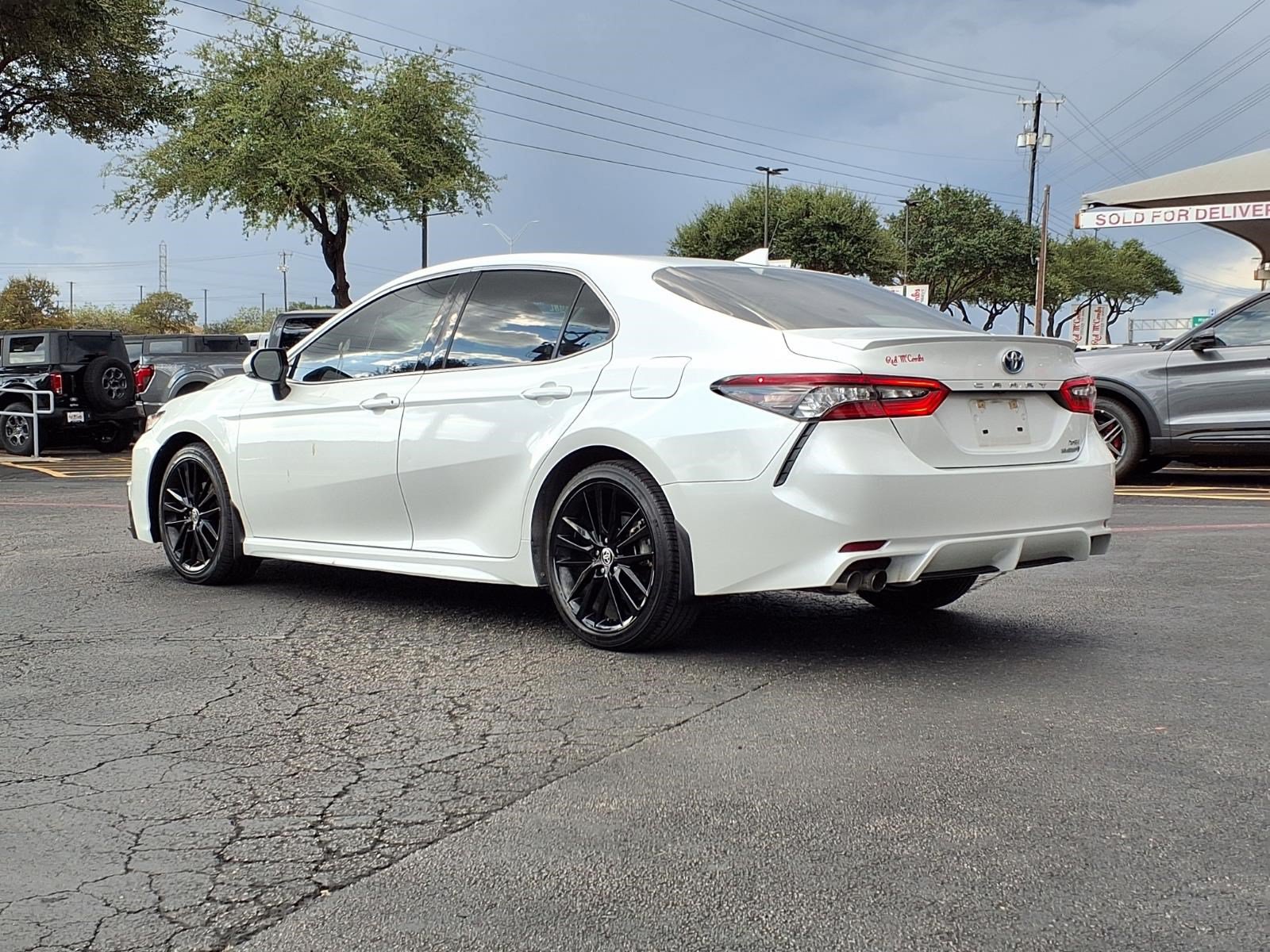 Used 2023 Toyota Camry XSE w/ Cold Weather Package FWD image 8