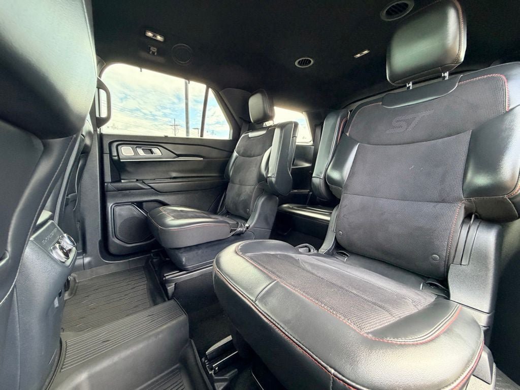 Certified 2025 Ford Explorer ST RWD image 18