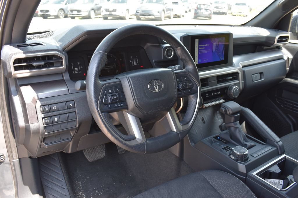 Used 2025 Toyota 4Runner SR5 AWD/4WD image 9