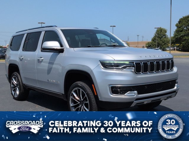 Used 2022 Jeep Wagoneer Series III w/ Premium Group I AWD/4WD image 1