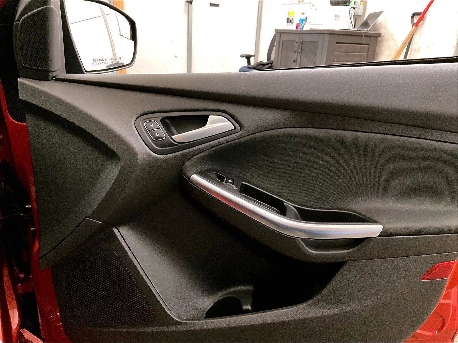 Certified 2018 Ford Focus ST FWD image 23