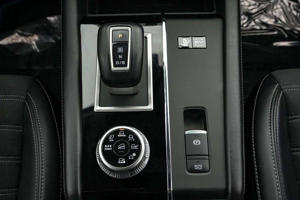 Used 2024 Mitsubishi Outlander SE image 18