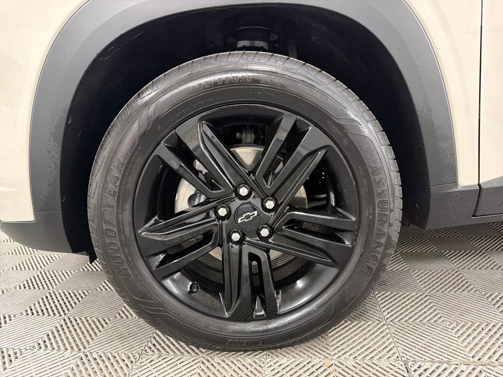 Used 2026 Chevrolet Trax ACTIV w/ Sunroof Package FWD image 14