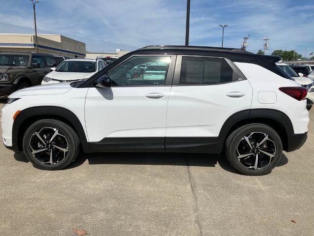 Used 2023 Chevrolet TrailBlazer RS w/ Sun and Liftgate Package FWD image 2