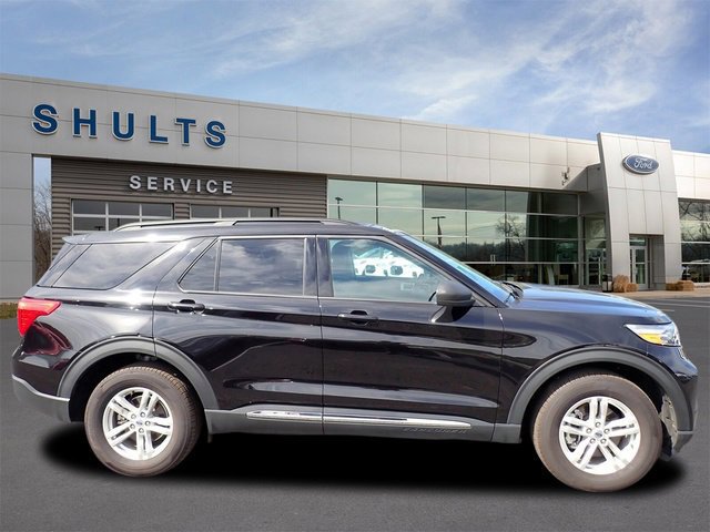 Certified 2023 Ford Explorer XLT image 2