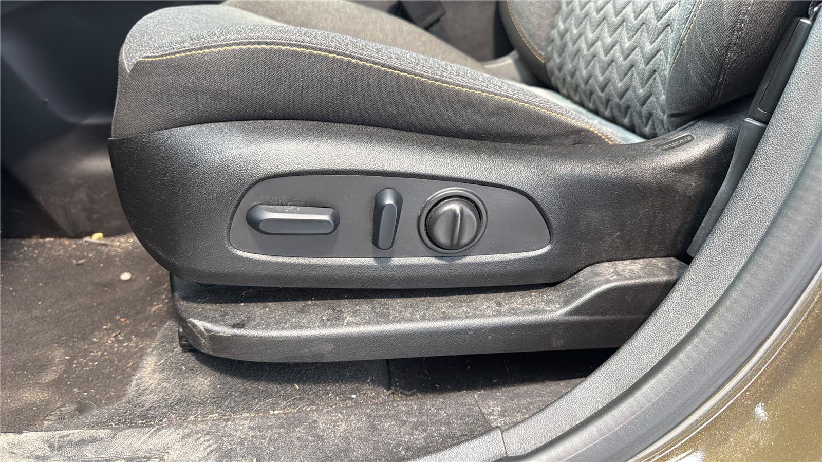 Used 2024 Chevrolet Equinox LT FWD image 26