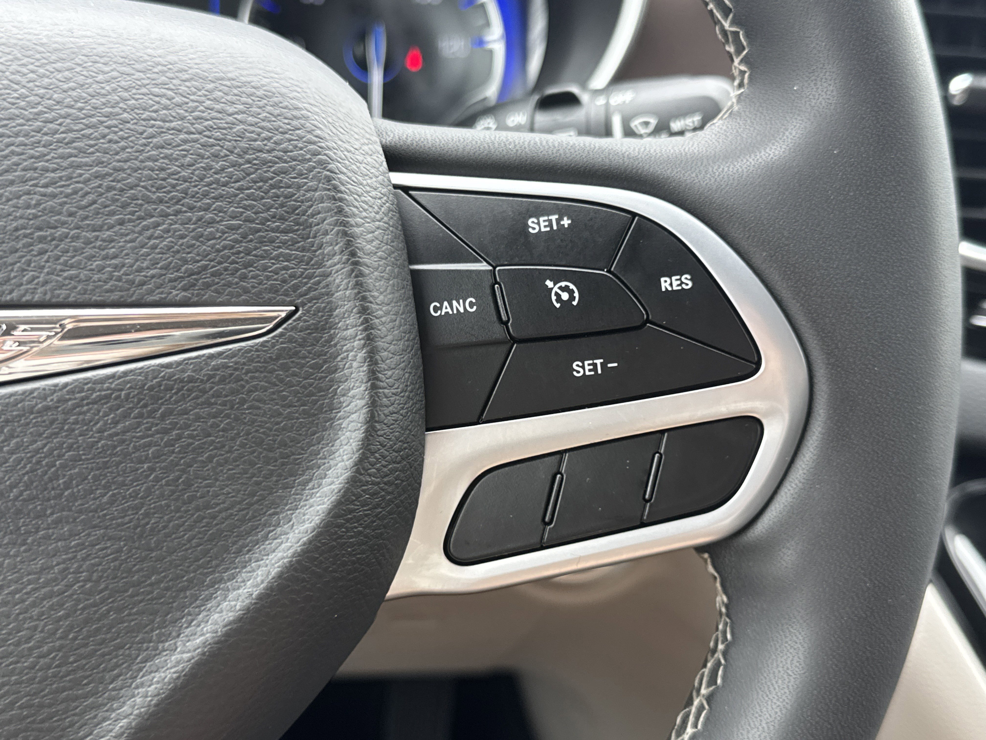 Used 2023 Chrysler Voyager LX image 17